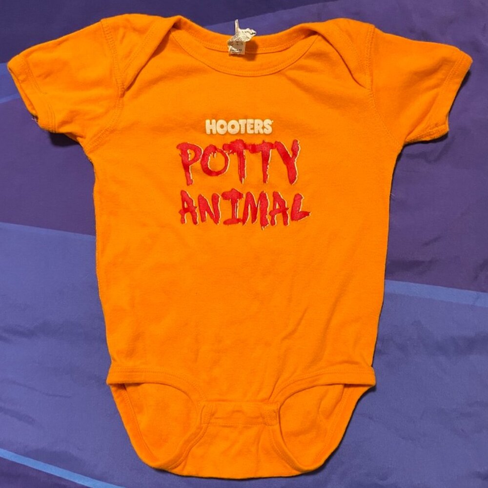 🔥6/$10🔥 Hooters Toddler Onesie, 18 Months, Potty Animal